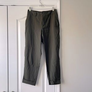 Dark green loose fitting pants. Only worn once, great condition!